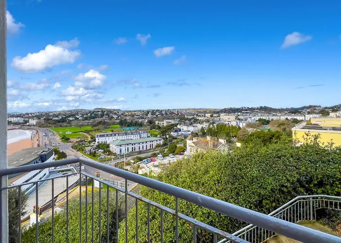Loveliest Homes Torquay - 3 Bed, 2 Bathroom, Balcony, Parking