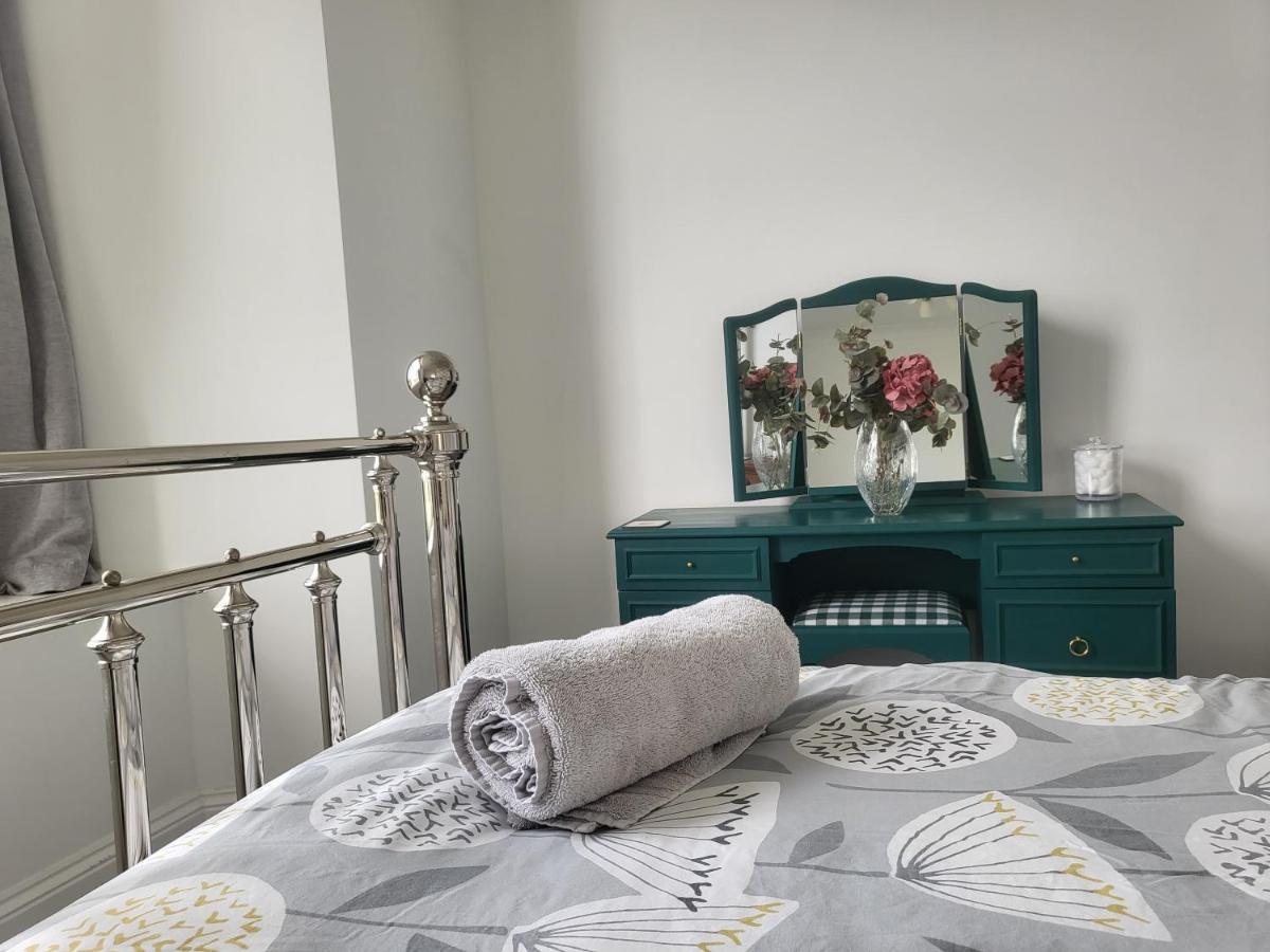 Loveliest Homes - 3 Bed, 2 Bathroom, Balcony, Parking Apartamento *